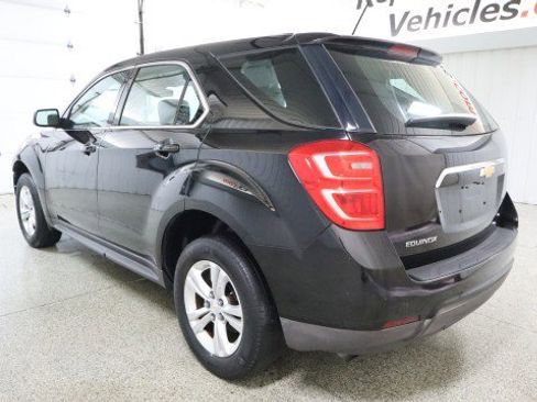 Used 2017 Chevrolet Equinox LS FWD image 3
