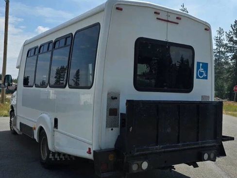 Used 2011 Ford E-450 and Econoline 450 Super Duty w/ Shuttle Bus Prep Pkg image 8