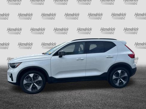 Used 2025 Volvo XC40 B5 Plus AWD/4WD image 8