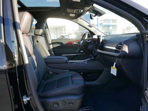 New 2026 Chevrolet Traverse RS image 9