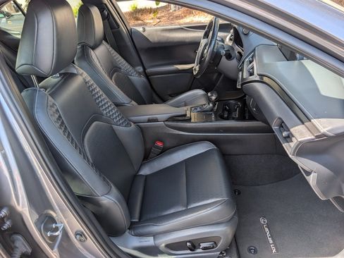 Used 2021 Lexus UX 200 w/ Accessory Package (Z1) FWD image 8