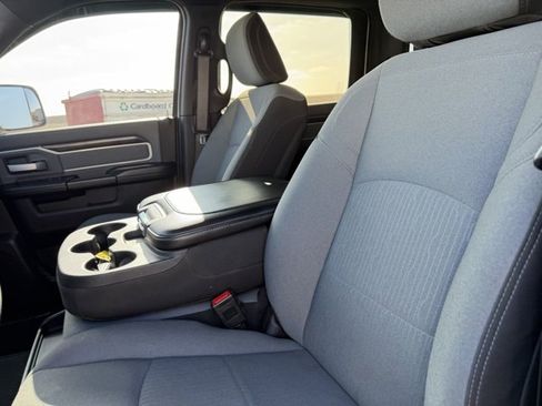 Used 2022 RAM 2500 Big Horn w/ Cold Weather Group image 17