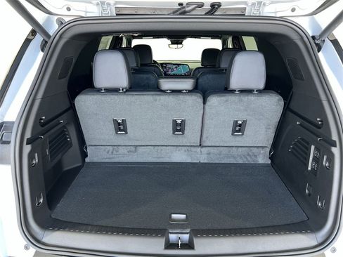New 2026 Chevrolet Traverse High Country image 24
