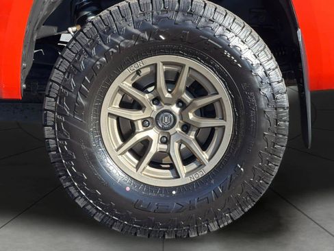 Used 2017 Toyota Tundra SR5 w/ TRD Off Road Package AWD/4WD image 11