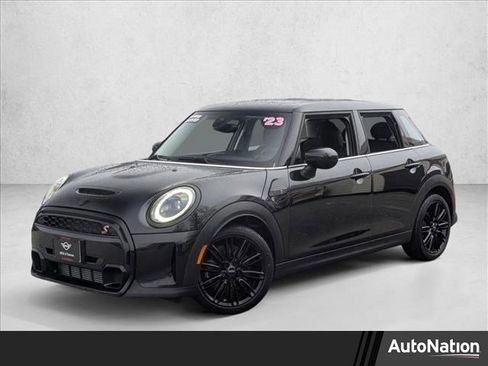 Used 2023 MINI Cooper S image 1
