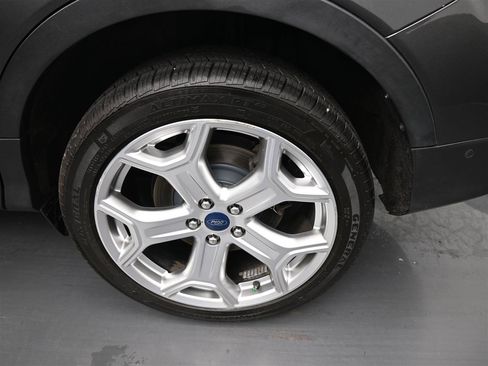 Used 2019 Ford Escape Titanium FWD image 20
