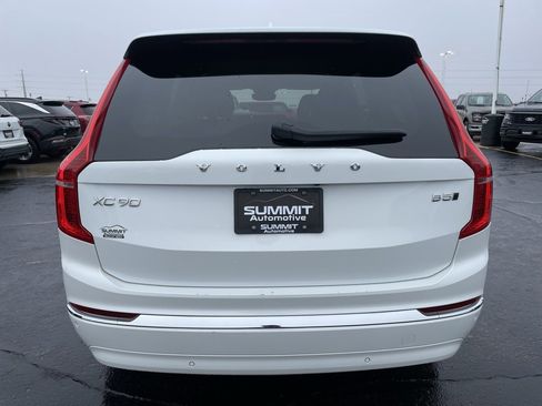 Used 2023 Volvo XC90 B5 Plus image 32