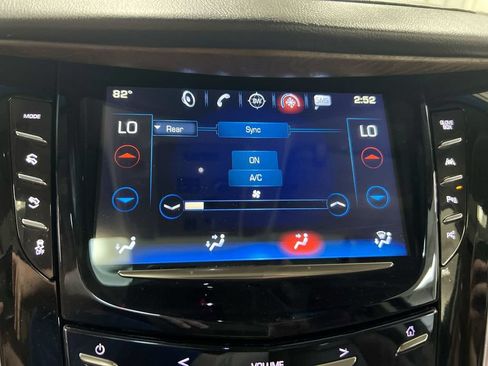 Used 2018 Cadillac Escalade ESV Premium Luxury AWD/4WD image 17