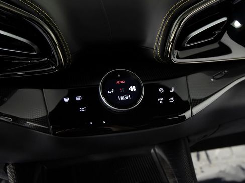 Used 2025 Ferrari Purosangue image 21