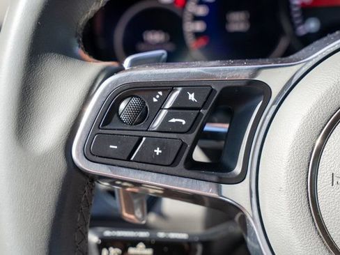 Used 2020 Porsche Cayenne w/ Premium Package AWD/4WD image 21