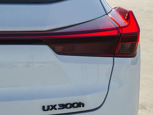 New 2026 Lexus UX 300h FWD image 17