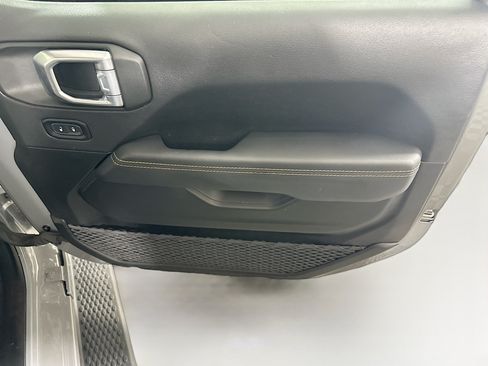Used 2023 Jeep Wrangler Unlimited Sahara AWD/4WD image 30
