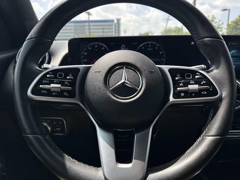 Used 2022 Mercedes-Benz GLB 250 4MATIC image 19