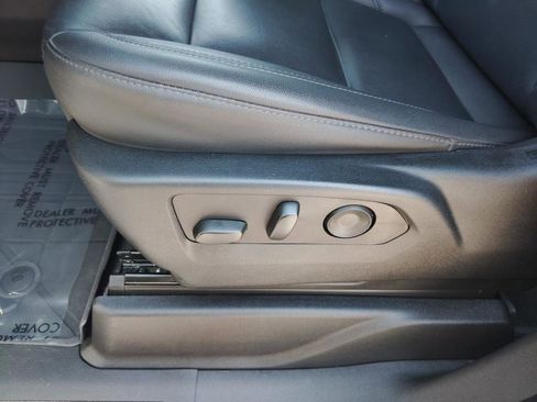 Used 2024 Chevrolet Suburban LT w/ Luxury Package image 13