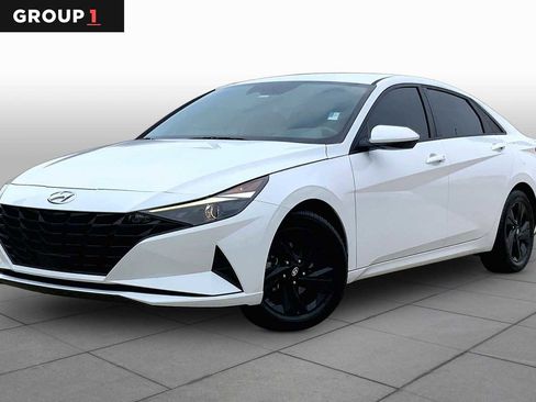 Used 2021 Hyundai Elantra SEL w/ Convenience Package FWD image 1