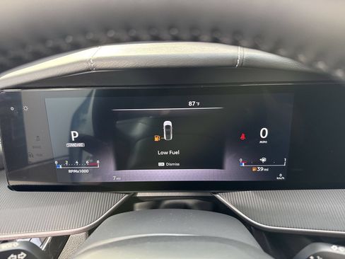 Used 2025 Nissan Murano SV AWD/4WD image 17