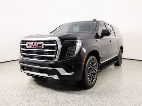 Used 2025 GMC Yukon XL Elevation image 3