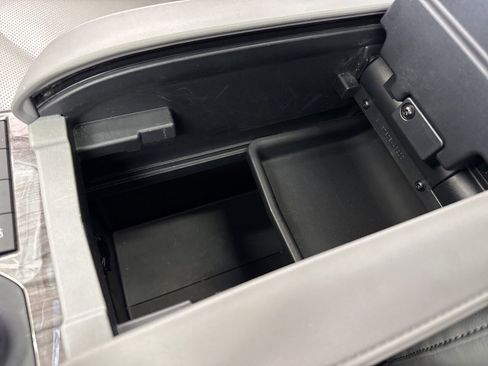 Used 2022 Toyota Highlander Platinum image 34