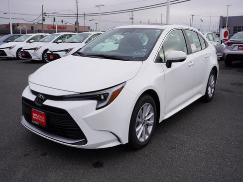 New 2026 Toyota Corolla XLE image 7