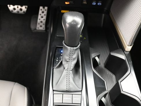 Used 2025 Toyota Camry SE image 26