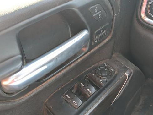 Used 2021 GMC Sierra 1500 SLT AWD/4WD image 17