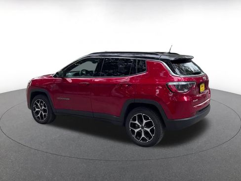 Used 2025 Jeep Compass Limited AWD/4WD image 9