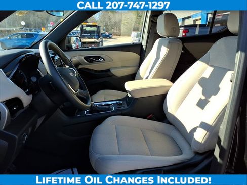 Used 2023 Chevrolet Traverse LS image 12