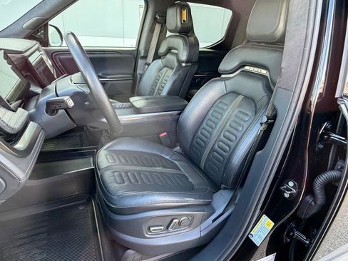 Used 2022 Rivian R1T Adventure image 34