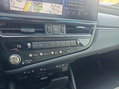 Used 2022 Lexus ES 300h w/ Premium Package image 30