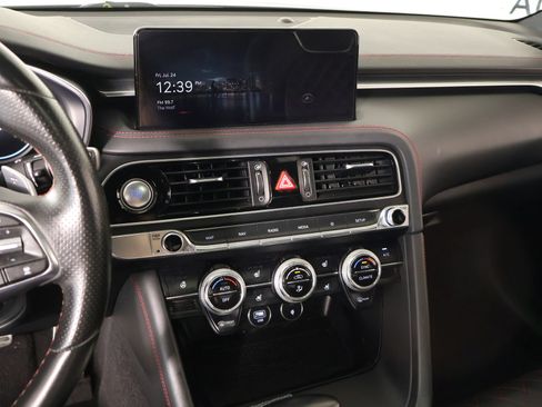 Used 2022 Genesis G70 3.3T RWD image 5
