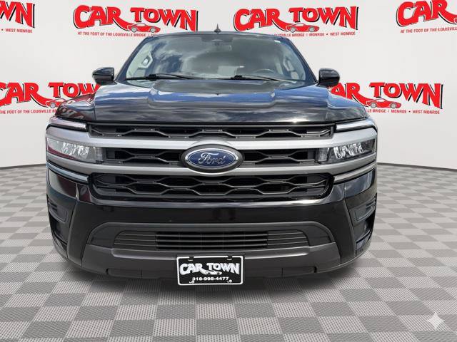 Used 2024 Ford Expedition XLT AWD/4WD image 3