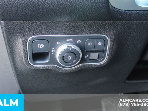 Used 2024 Mercedes-Benz GLB 250 4MATIC image 32