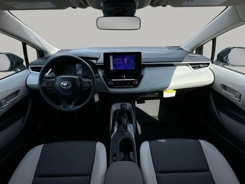 Used 2025 Toyota Corolla LE image 9