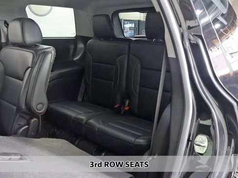 Used 2023 GMC Acadia SLT w/ Preferred Package image 10