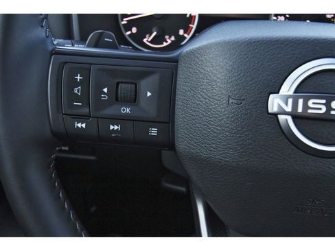 Certified 2025 Nissan Rogue SV image 18