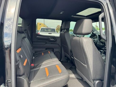 Used 2023 GMC Sierra 1500 AT4 w/ AT4 Premium Package AWD/4WD image 10