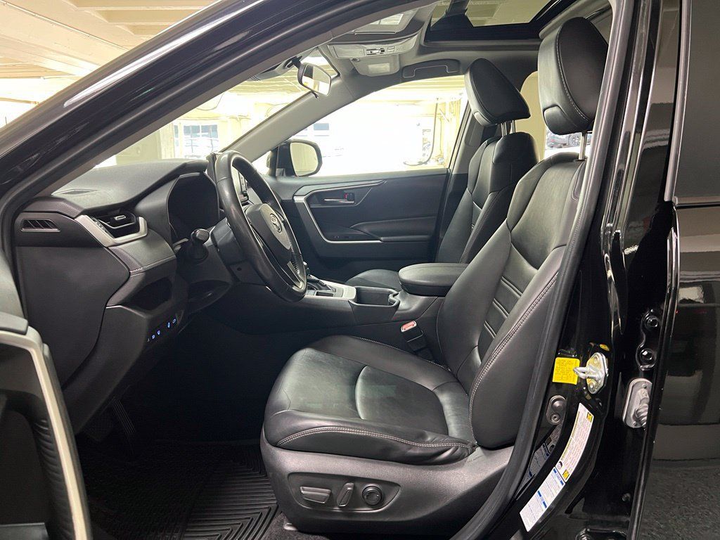 Used 2022 Toyota RAV4 XLE Premium AWD/4WD image 12