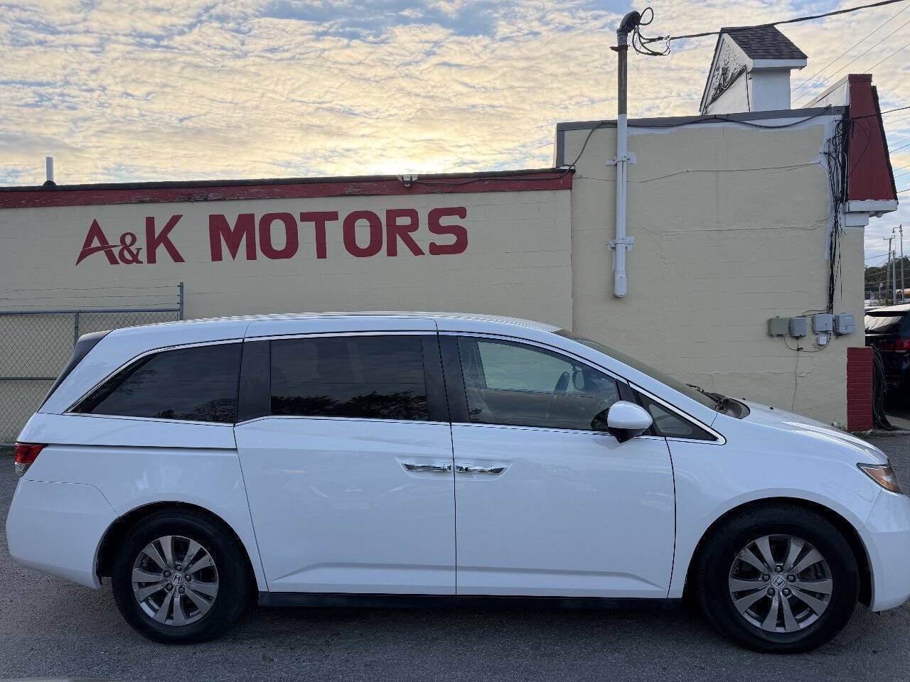 Used 2014 Honda Odyssey EX image 9