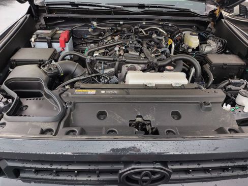 Certified 2025 Toyota 4Runner SR5 AWD/4WD image 22