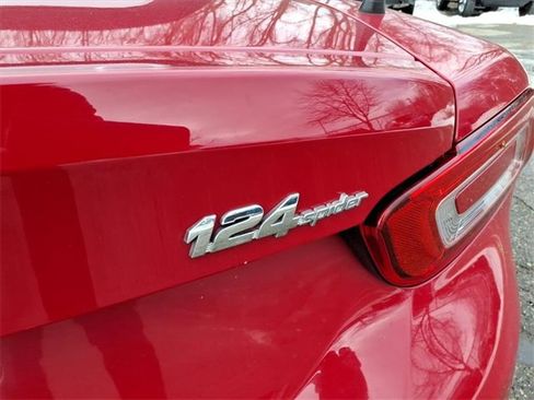 Used 2017 FIAT 124 Spider Lusso image 7