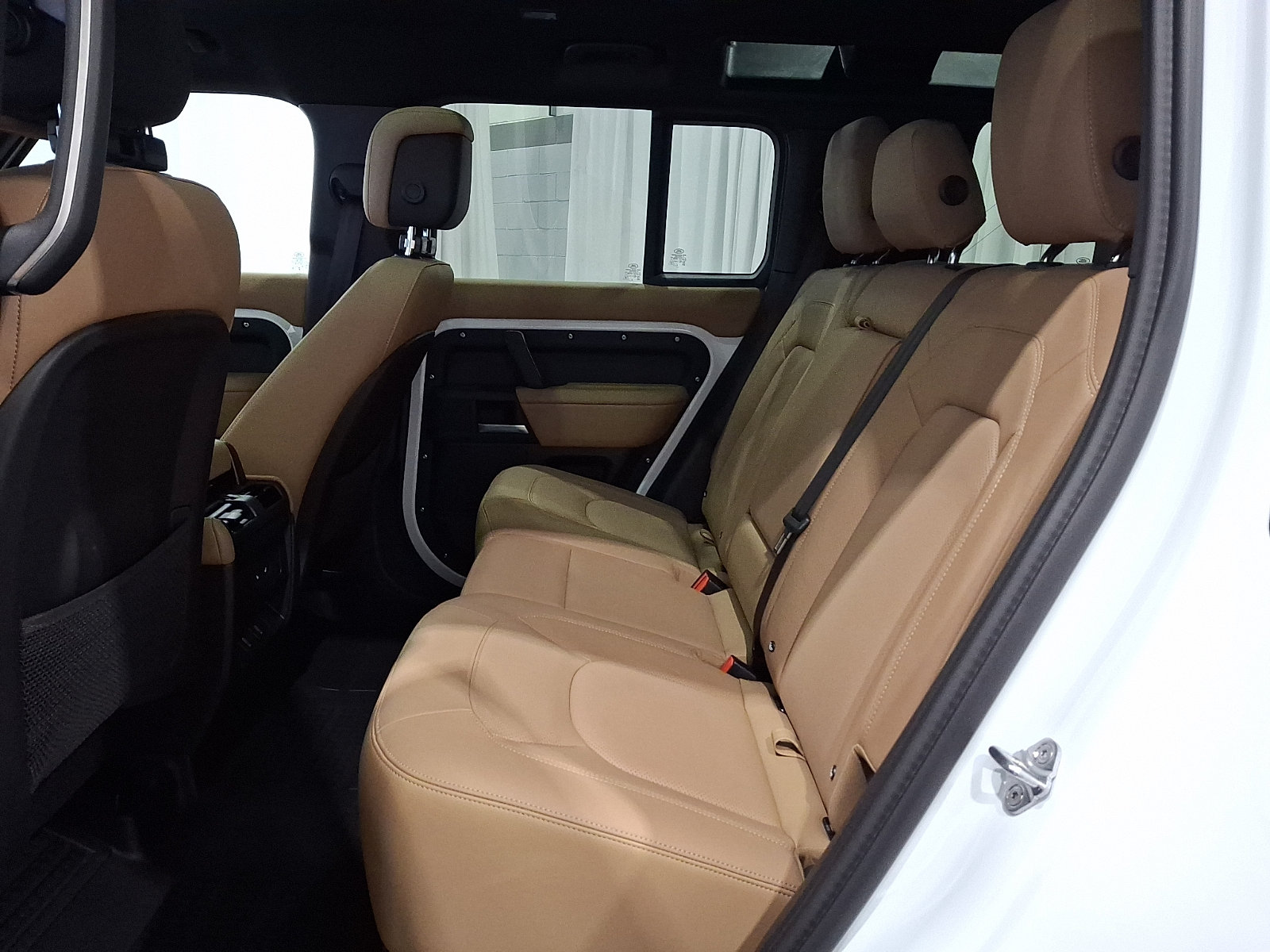 Certified 2026 Land Rover Defender 110 X-Dynamic SE AWD/4WD image 10