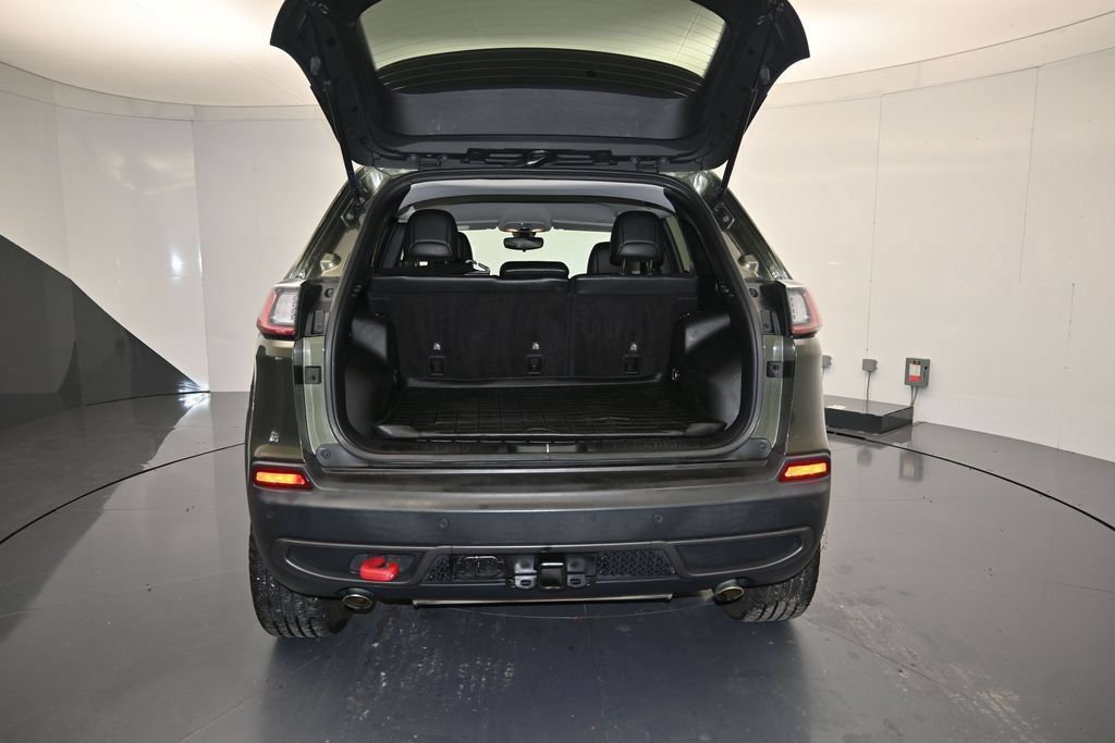 Used 2020 Jeep Cherokee Trailhawk w/ Cold Weather Group AWD/4WD image 24