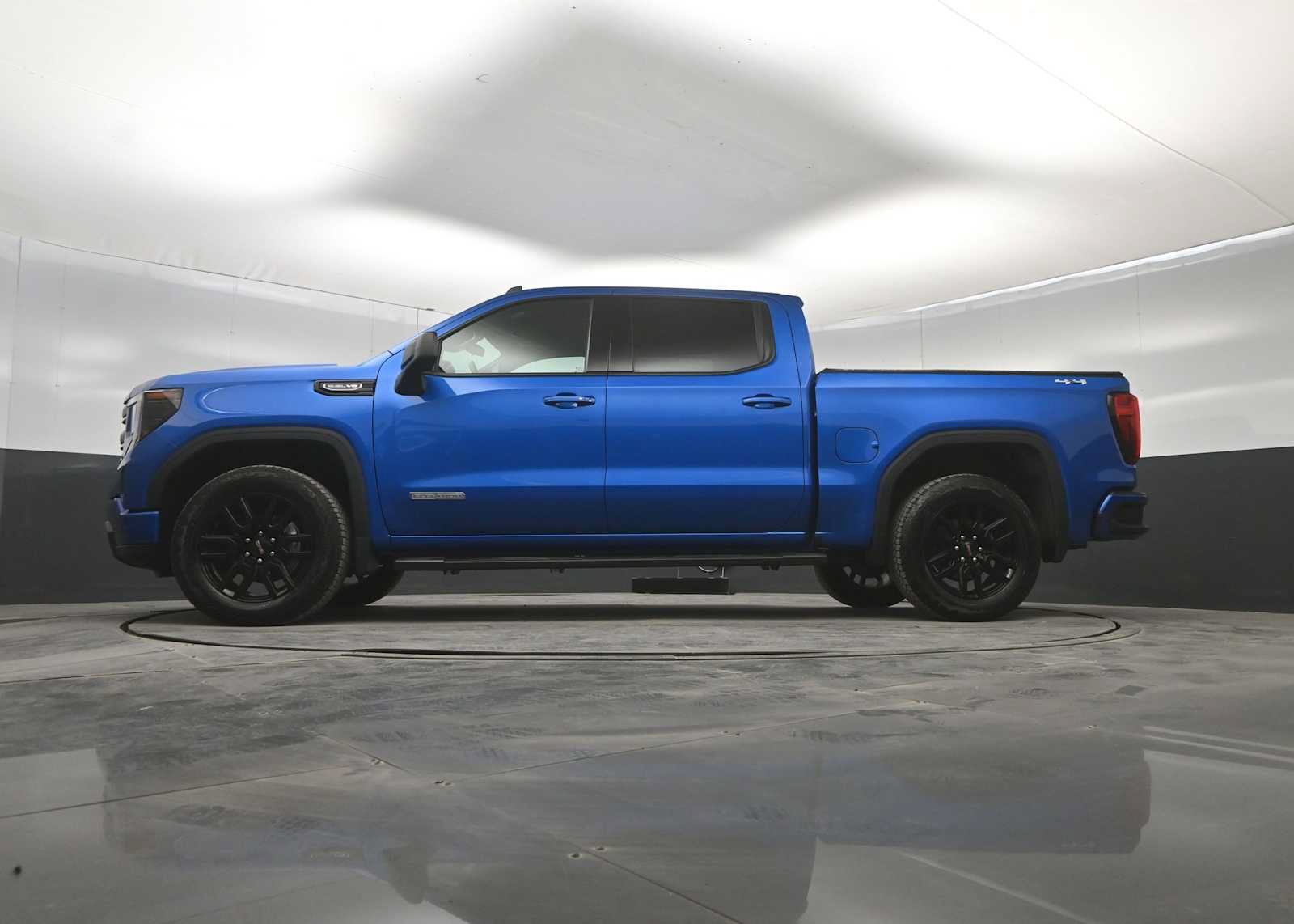 Used 2024 GMC Sierra 1500 Elevation w/ Preferred Package AWD/4WD image 37