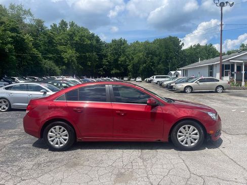 Used 2011 Chevrolet Cruze LT FWD image 4