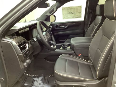 New 2026 GMC Yukon XL Elevation image 17