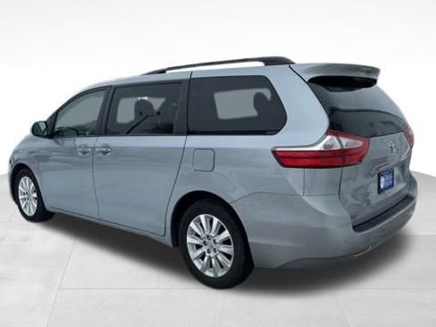 Used 2015 Toyota Sienna AWD image 4