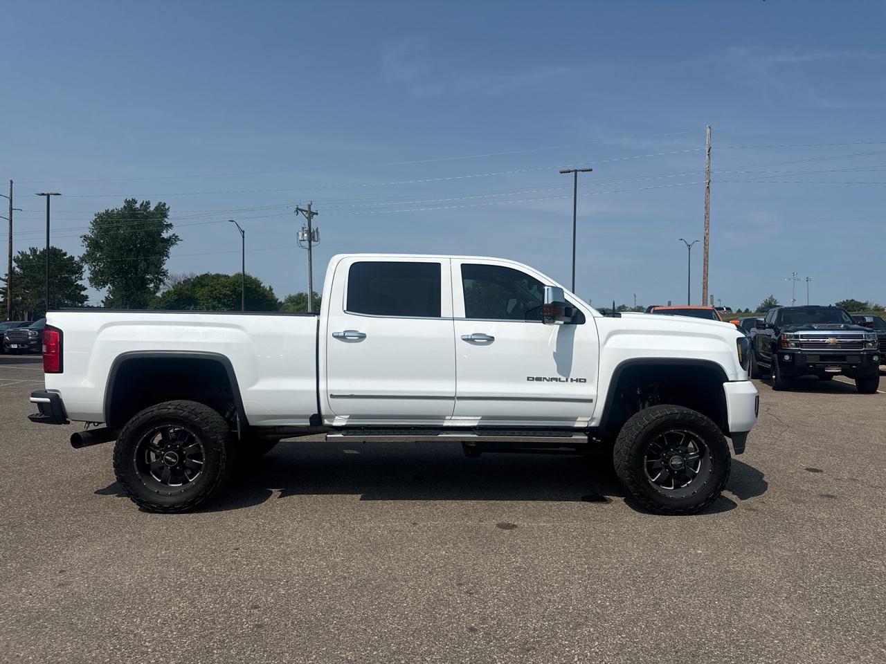 Used 2016 GMC Sierra 2500 Denali w/ Duramax Plus Package AWD/4WD image 6