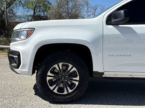 Used 2022 Chevrolet Colorado Z71 AWD/4WD image 5