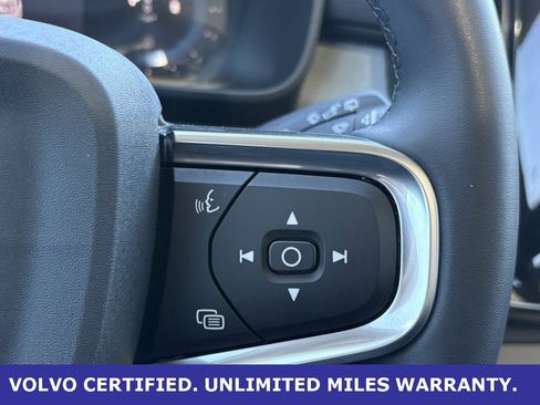 Certified 2025 Volvo XC40 B5 Plus image 18