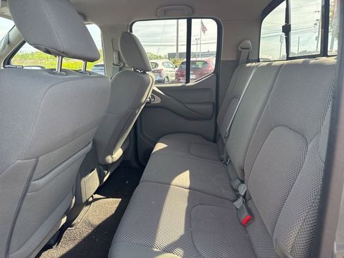 Used 2021 Nissan Frontier SV AWD/4WD image 13